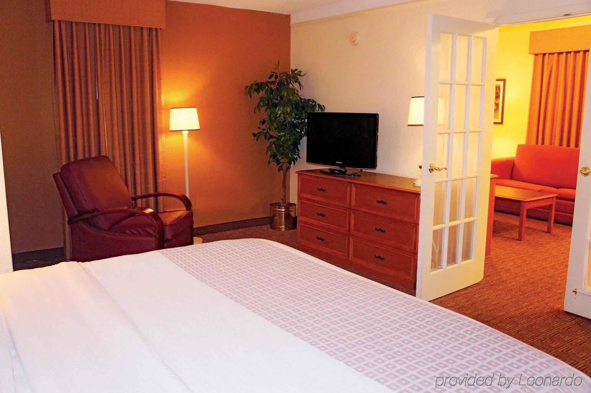 Travelodge By Wyndham Mobile Kültér fotó